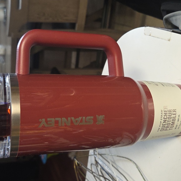 Small Scratches Stanley Maroon Quencher Tumbler - Picture 7 of 7